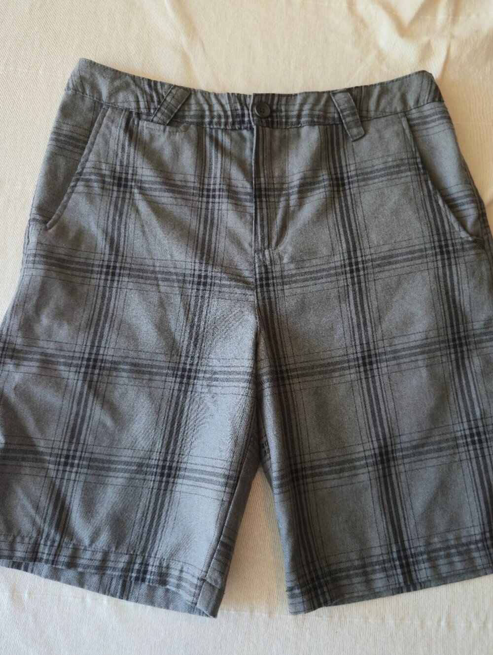 Quiksilver Gray Plaid Cargo Shorts Size 34